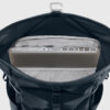 Fjällräven High Coast Foldsack 24 Ryggsekk åpen med laptop.