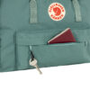 Fjällräven Kånken Weekender bag 30L med utvendig lomme og nøkkelholder.