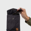 Fjällräven Pocket Skulderveske med plass til briller.