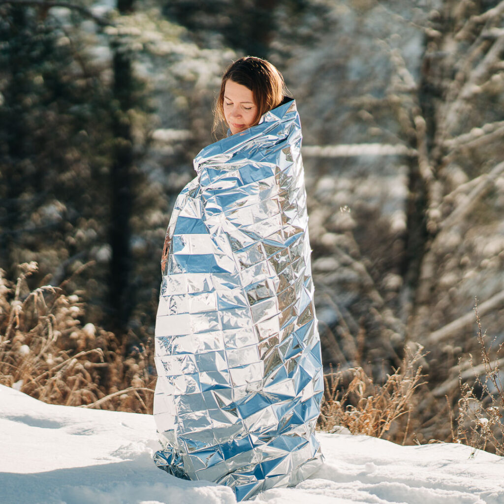 Skandinavisk førstehelp redningsfolie, 160 x 210 cm i snø
